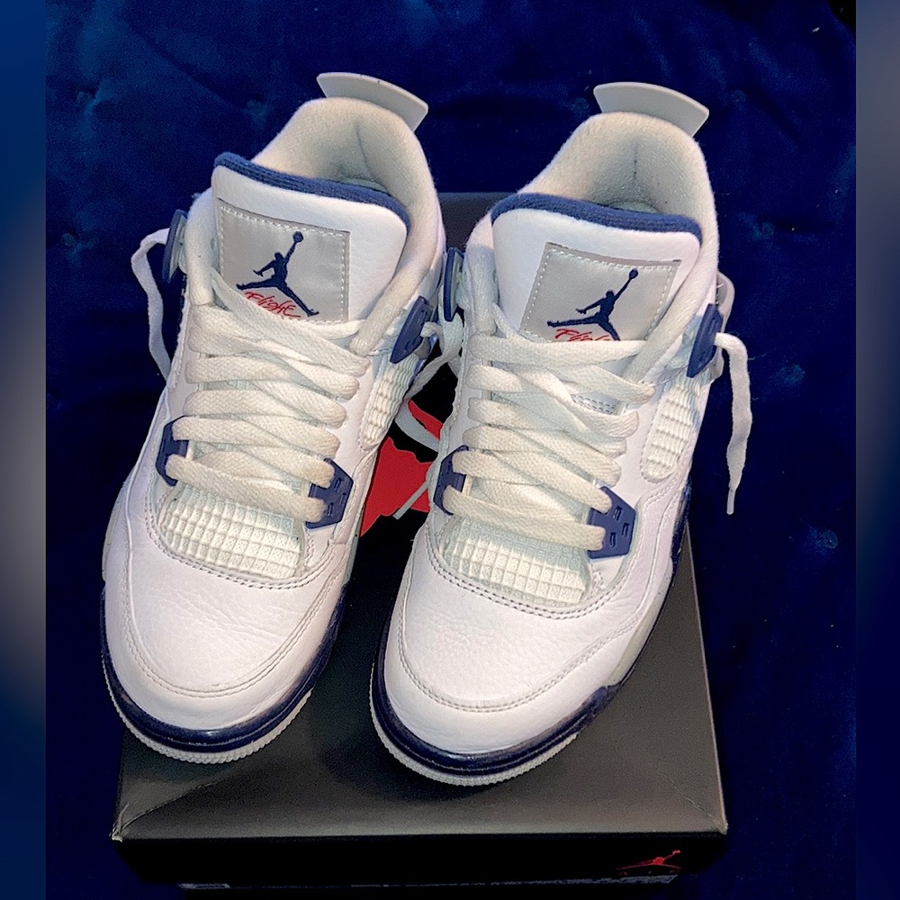 Air Jordan Retro 4